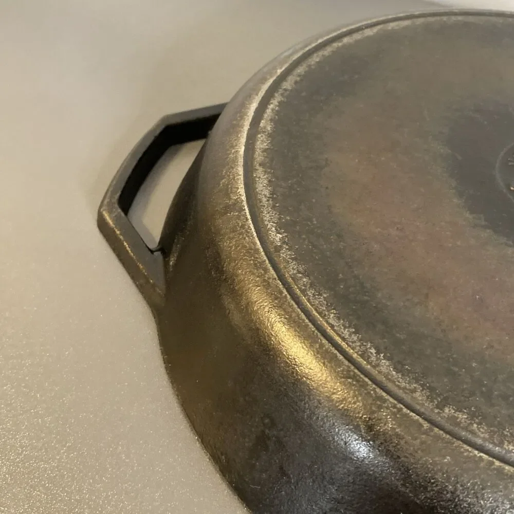 Vtg Lodge 10SK Cast Iron Pan Skillet 12